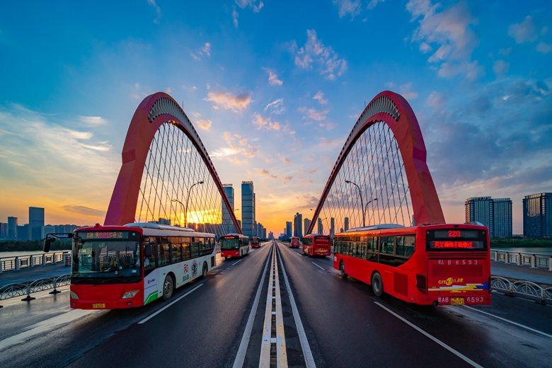 “十三五”道路运输发展纪实.jpg